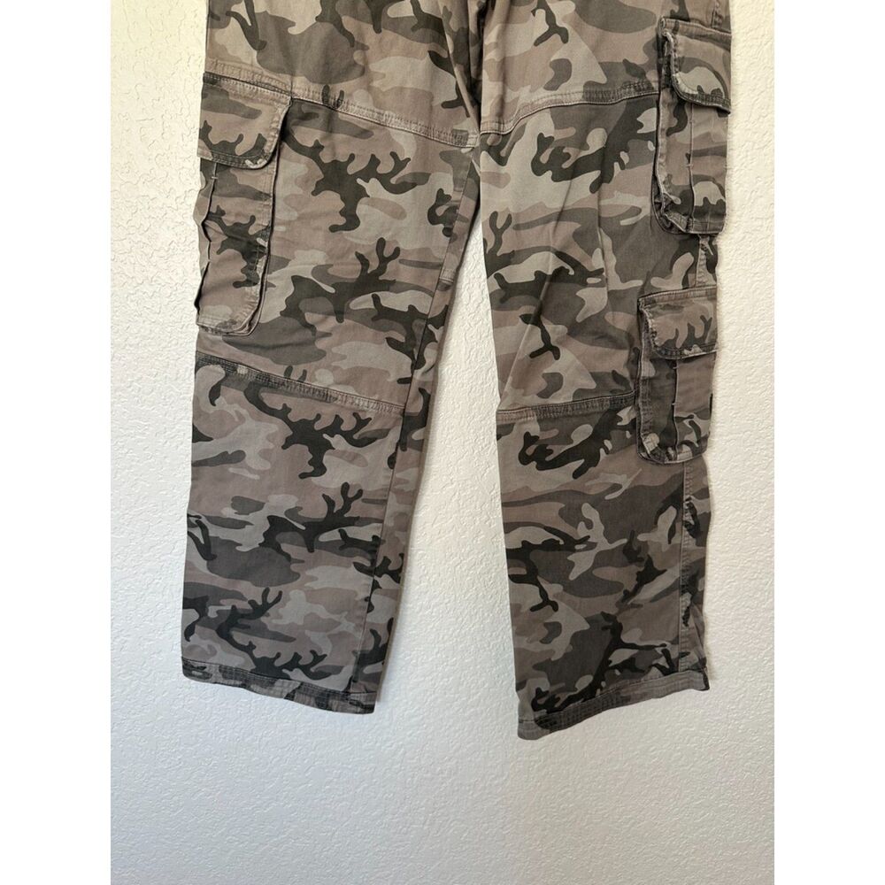 Abercrombie & Fitch Camo Cargo Pants Size 30/10L - Picture 5 of 8